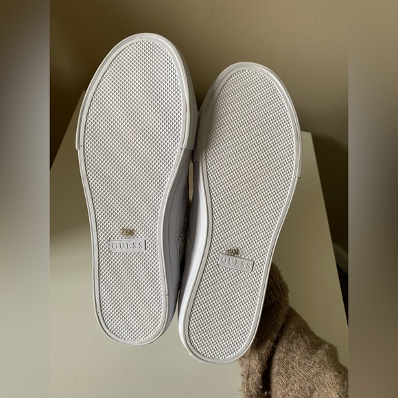 GUESS Sneakers - Picture 9 of 10